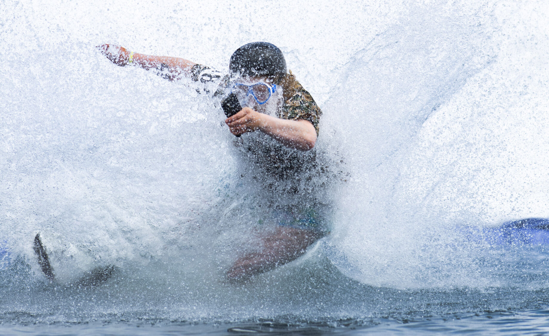 04_02_22 pond skim00569.jpg